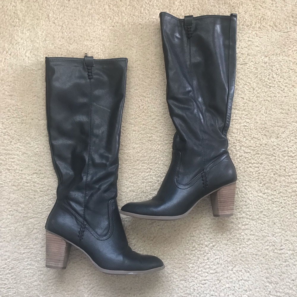Size 8.5 Bass “Lynn” black knee-high boots